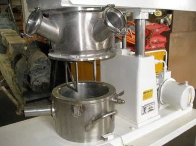 USED CHARLES ROSS MODEL PD-2 APPROXIMATELY 2 GALLON DUAL SHAFT VACUUM MIXER. T-304 STAINLESS STEEL CONTACT PARTS. 1/3HP 1/60/115-230 VOLT 6/3 AMP 1725 RPM EXPLOSION PROOF HYDRAULIC LIFT DRIVE. 1HP 3/60/208-230-460 VOLT MOTOR AND 25:1 RATIO GEARBOX EXPLOSION PROOF PLANETARY DRIVE. 2HP 3/60/208-230-460 VOLT 5.7-5/.4/2.4 AMP 3450 RPM EXPLOSION PROOF HIGH SPEED DISPERSER DRIVE. FEATURES VACUUM HOOD ON BOWL. JACKETED CHANGE CAN. PREVIOUSLY USED IN A PHARMACEUTICAL R & D RESEARCH LABORATORY. S/N 51854. VIDEO AVAILABLE UPON REQUEST. VERY GOOD CONDITION. OAD: 40